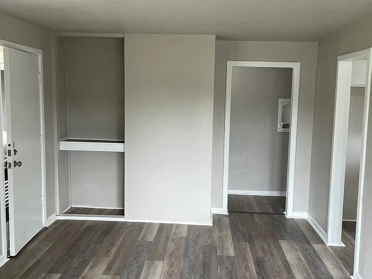 231 W C Ave — Photo 6