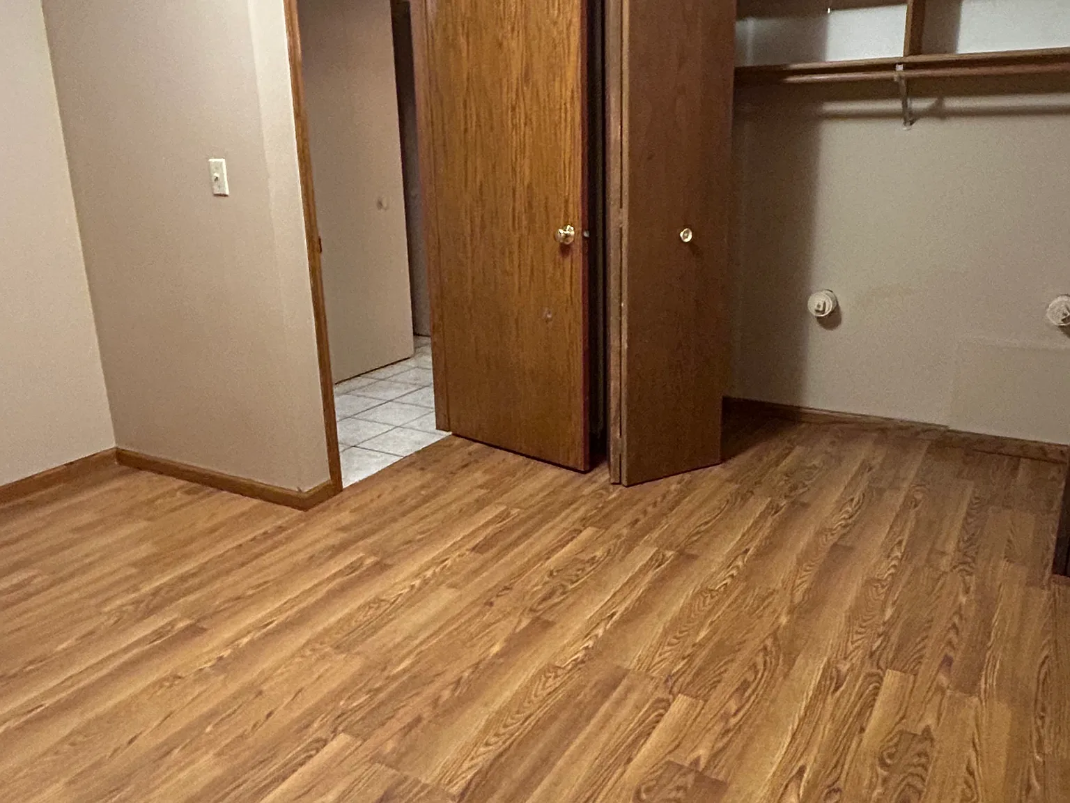 2 bed, 890 sqft, $990 — Photo 3