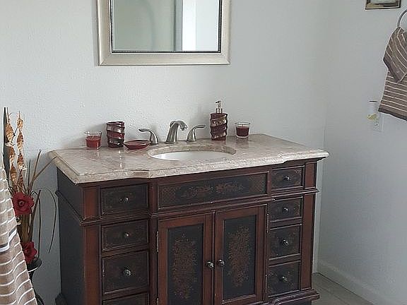 93 grand down stairs Ba