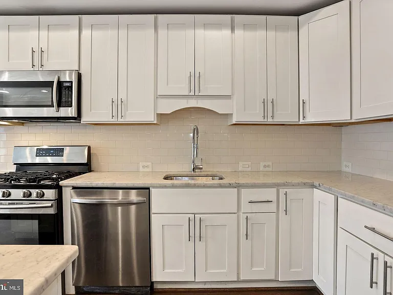 224 R St NE #2 — Photo 8