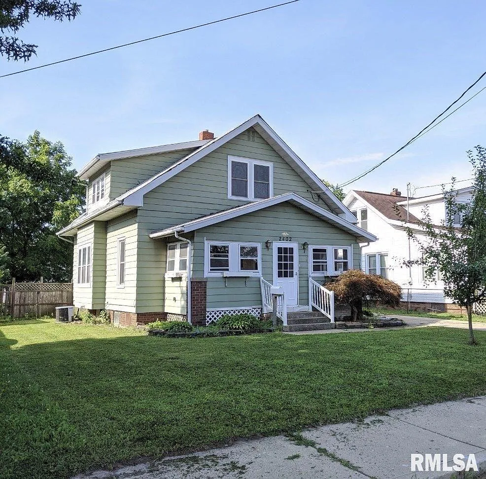 2402 W Rohmann Ave photo 1