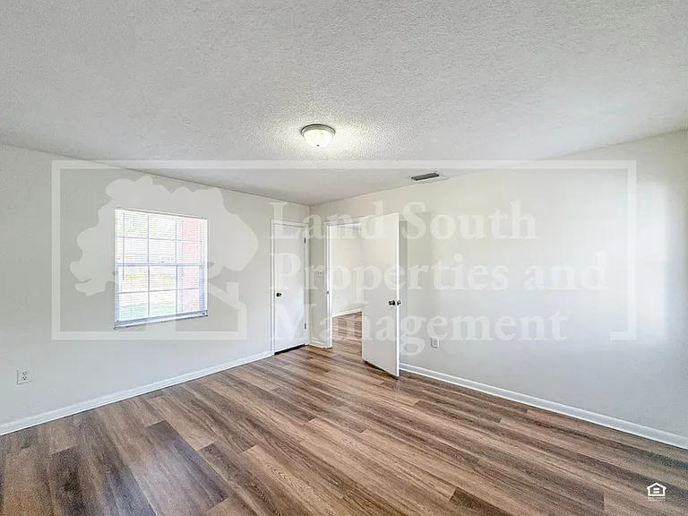 420 Allamanda Dr — Photo 10