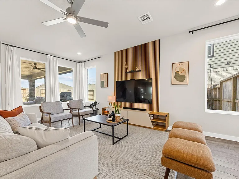 27014 Wandering Glen Ln — Photo 4