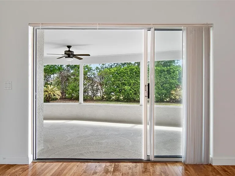 231 Wellington Dr — Photo 42