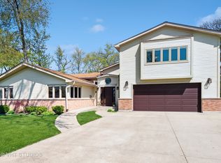 1015 Huber Ln, Glenview, IL 60025