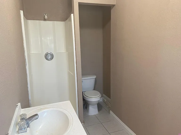 701 McClean Ave — Photo 8
