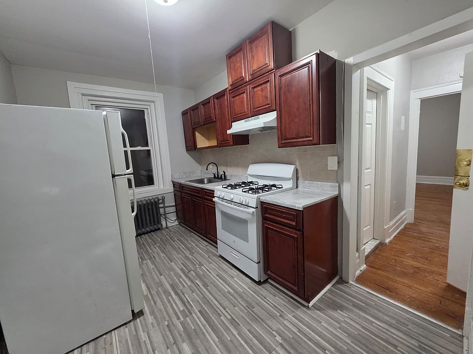 1st image of 511 Norton Pkwy #32