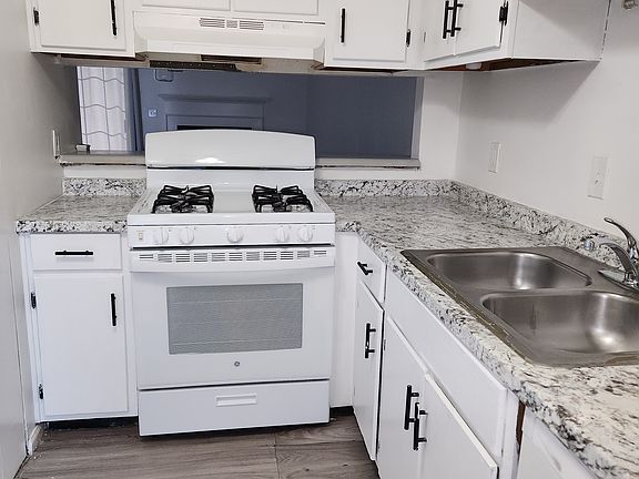 3rd image of 1838 Cumberland Valley Pl SE