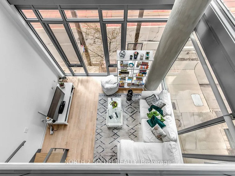 95 Bathurst St #225 — Photo 20