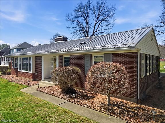 4th image of 6655 Ceramic Rd NE