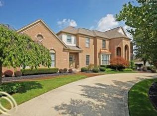 50270 Top Of Hill Dr, Plymouth, MI 48170