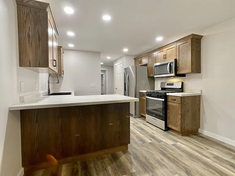 423 Adams Ave #3 — Photo 2