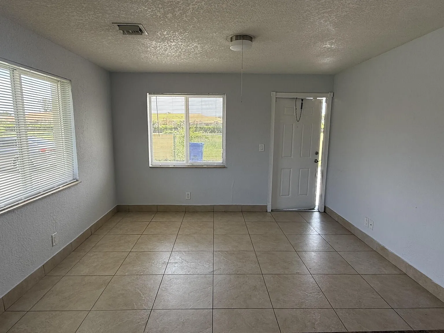 2 bed, 1.0 bath, 600 sqft, $1,450 — Photo 2