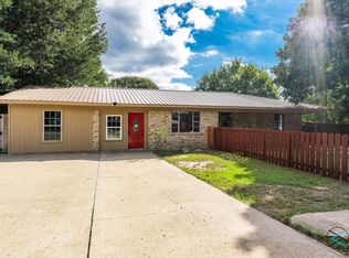 711 Ruth St, Athens, TX 75751