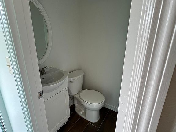 4th image of 55 Vining Ct APT 221