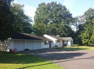 300 Ark Rd, Mount Laurel, NJ 08054