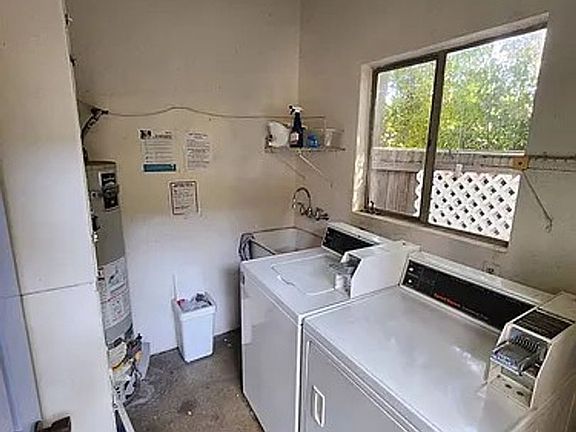 3rd image of 610 E California Blvd APT 6