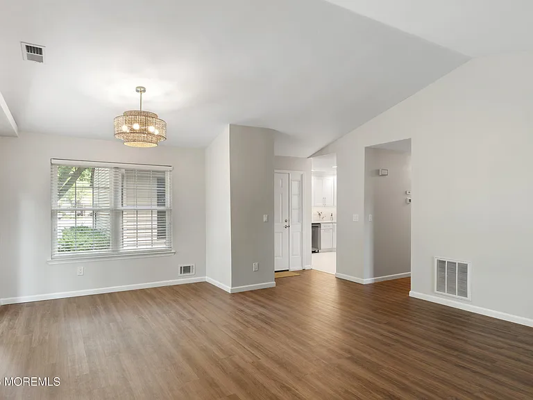 36 Steeplechase Ct — Photo 6