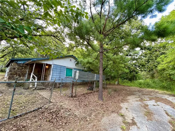 702 Edgewood Pl, Huntsville, AR 72740