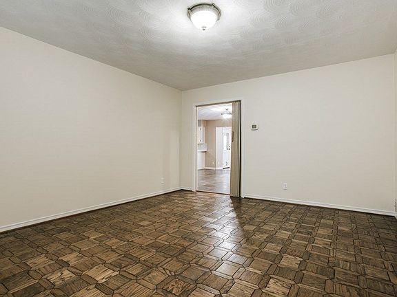 5th image of 632 Winchester Dr
