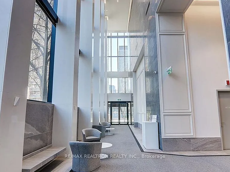 3 Gloucester St #1702 — Photo 4