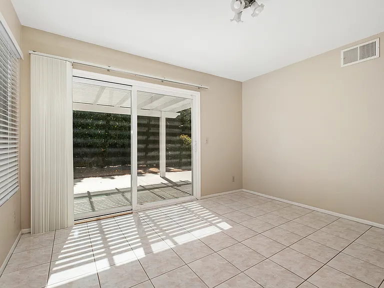 4068 Jeffrey Dr — Photo 13