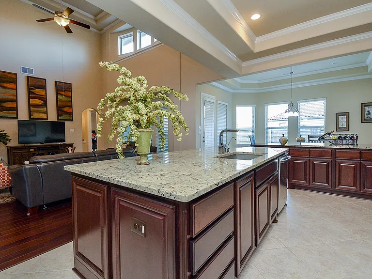 6302 Kennedy Hills Ct — Photo 36