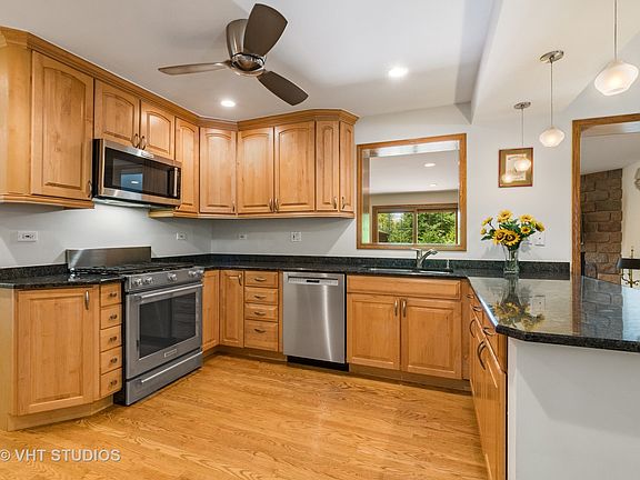 3rd image of 1937 Bosworth Ln