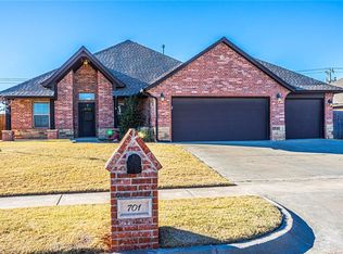701 Drover Ln, Yukon, OK 73099