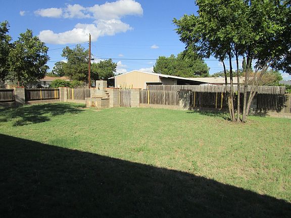 4th image of 1444 Dallas St