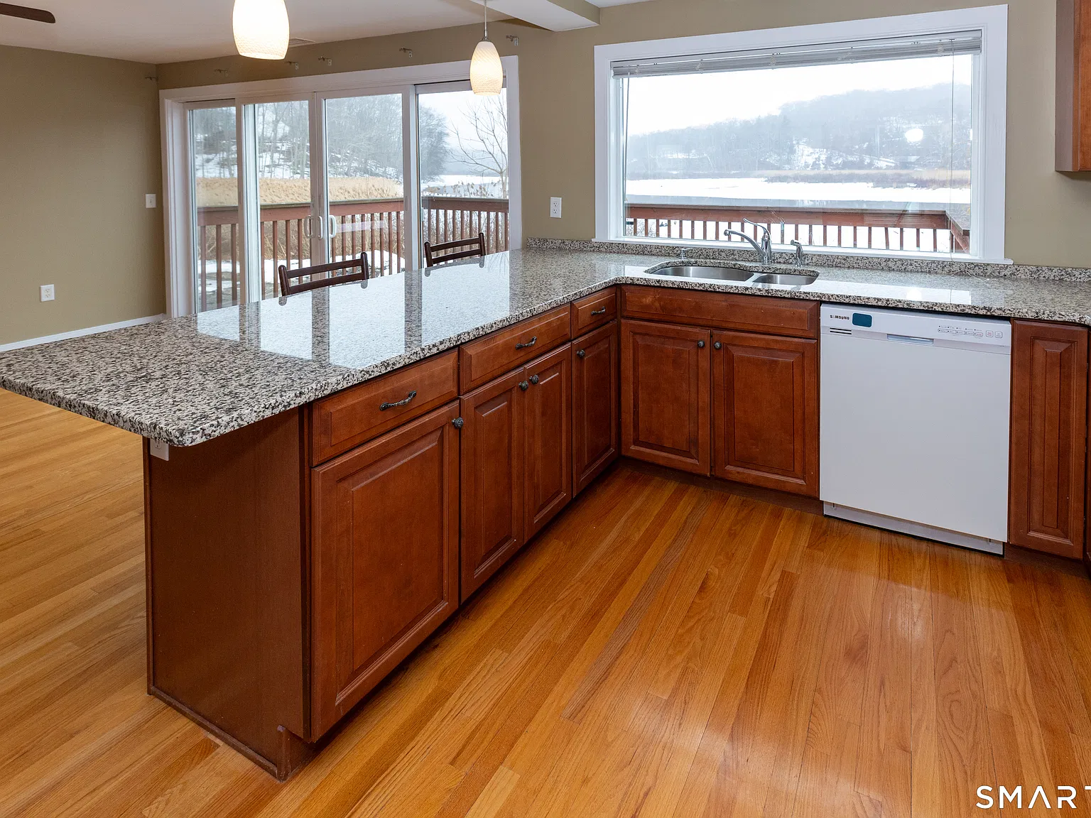 3 bed, 2.0 bath, 1485 sqft, $2,600 — Photo 3