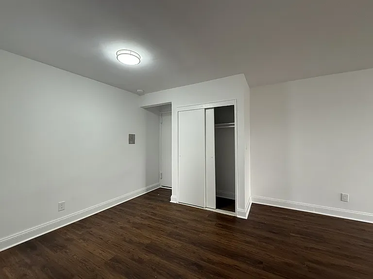 14943 35th Ave #4G — Photo 3