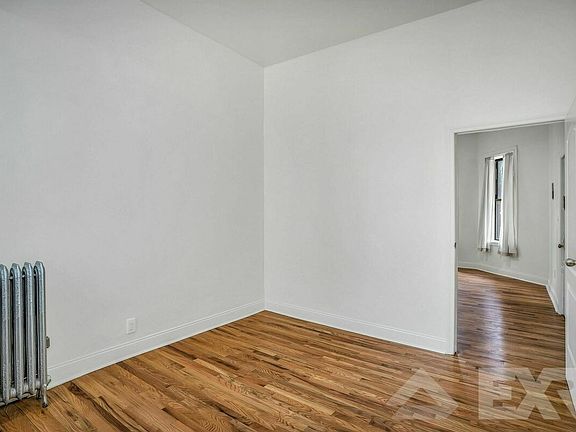 2nd image of 853 Putnam Ave #1C