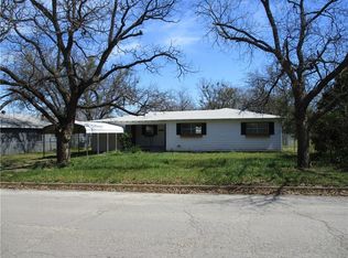 204 S Hillcrest Ave, Eastland, TX 76448