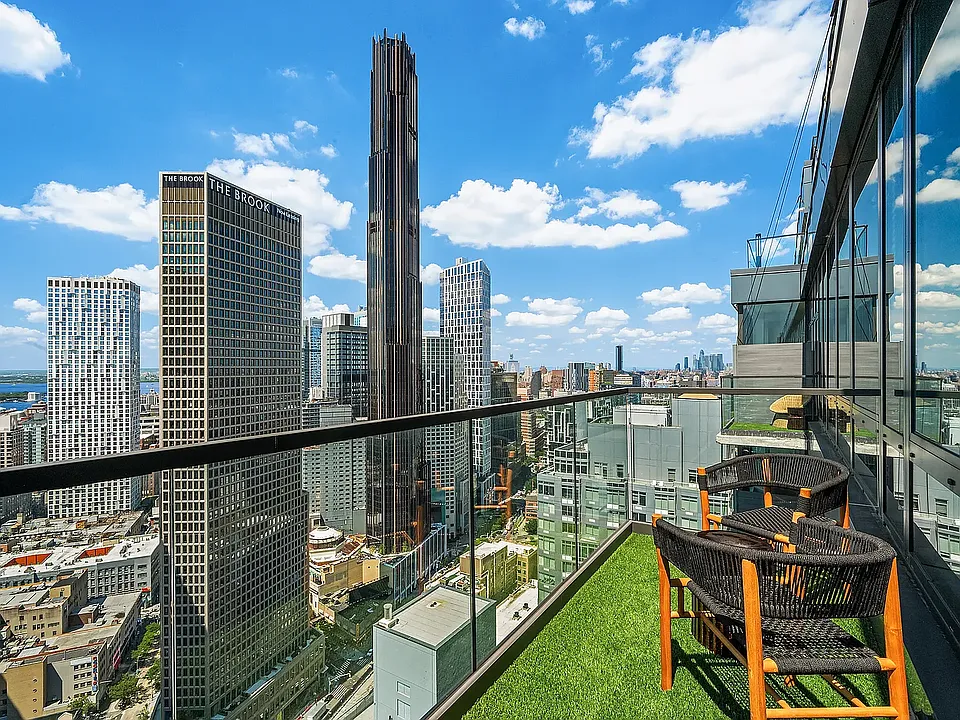 20 Rockwell Pl #Penthouse 3806Q