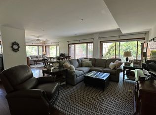 2934 Central St APT 2S, Evanston, IL 60201