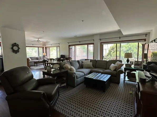 2934 Central St APT 2S, Evanston, IL 60201