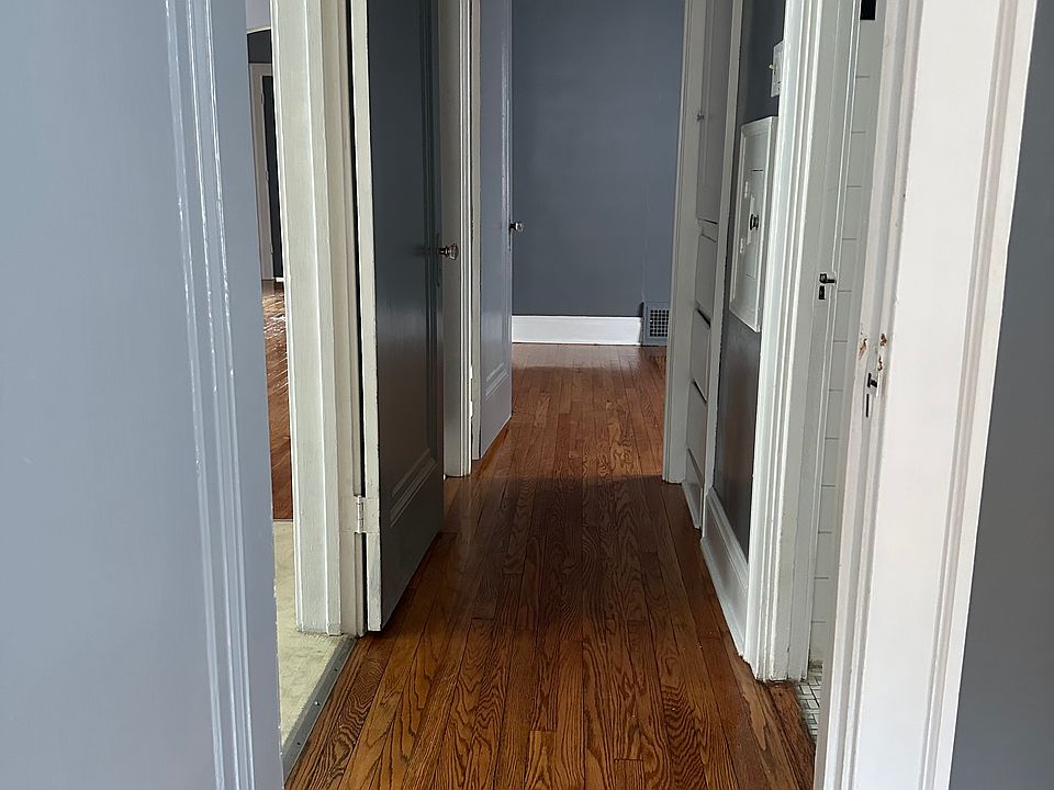 1st image of 18306 E Park Dr