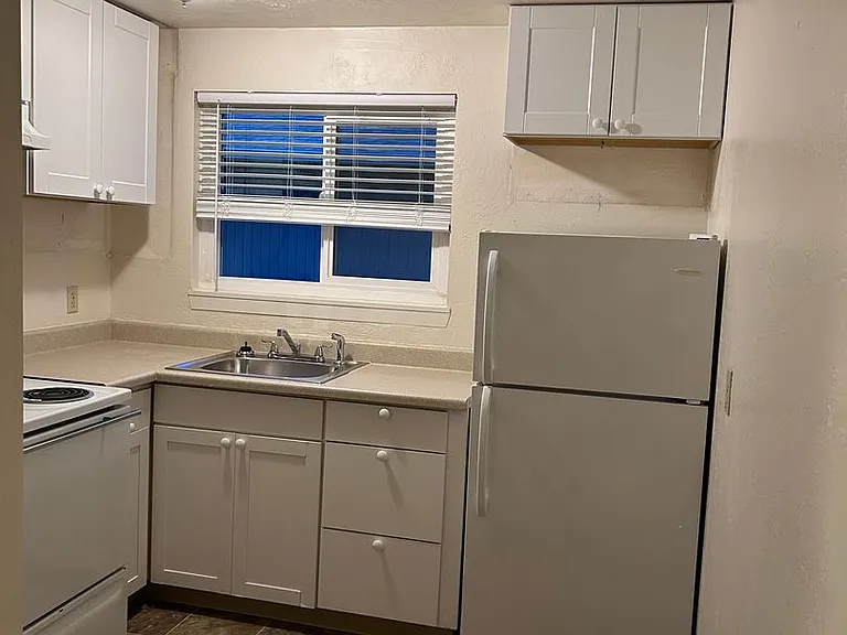 950 NW Sycamore Ave #11 — Photo 6