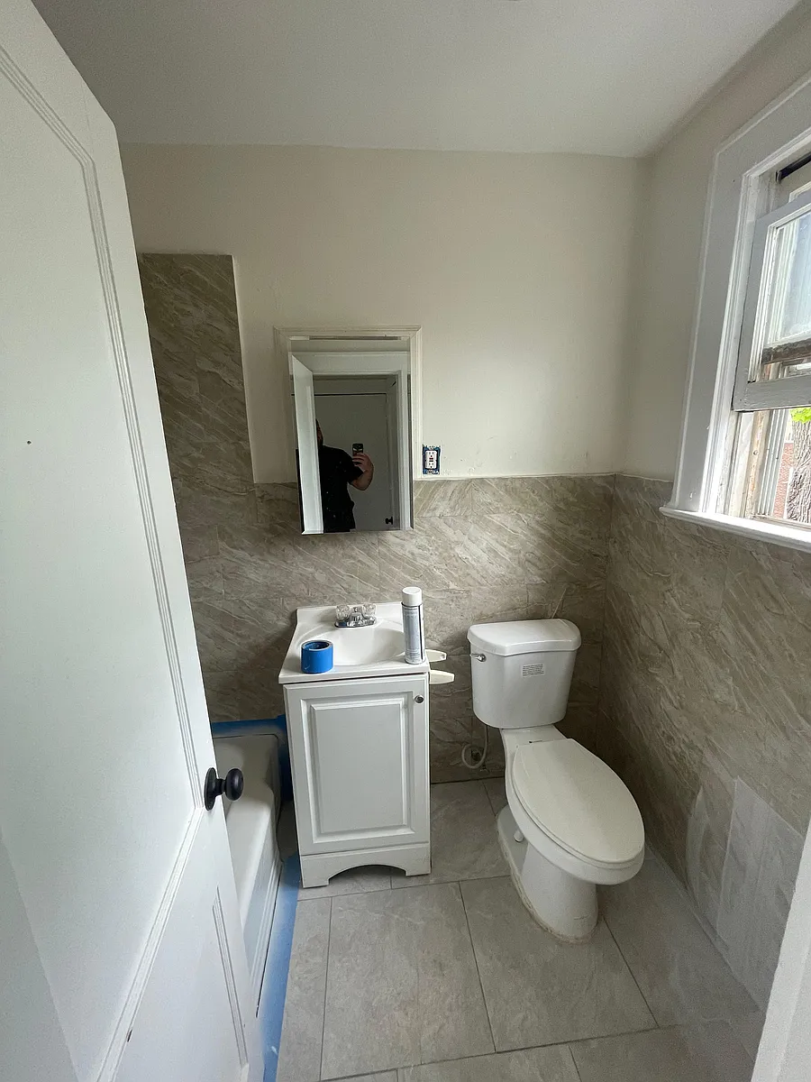 Building Photo - 207 Hansbury Ave #3