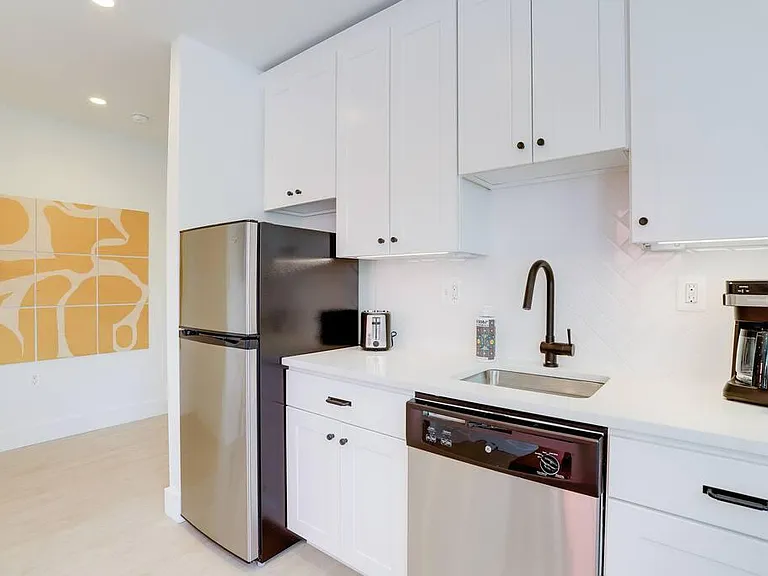 712 G St SE #101 — Photo 12