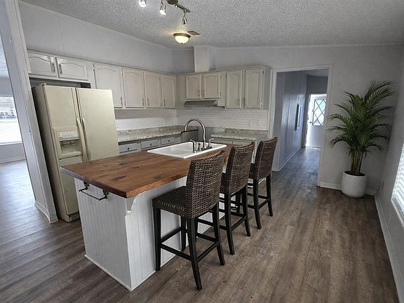 3rd image of 5729 S Leopard Point