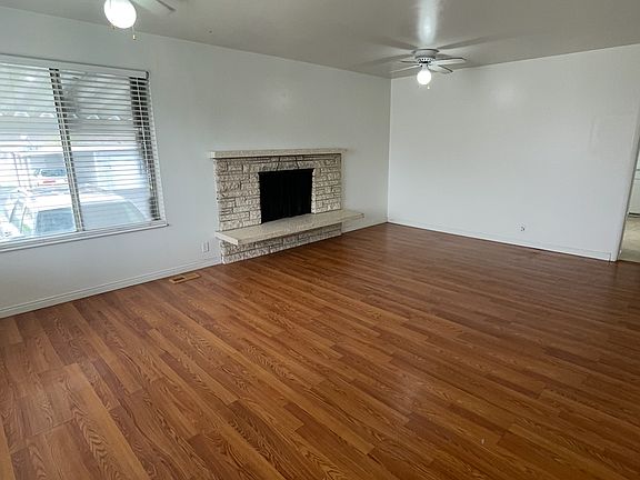 4th image of 296 W Pages Ln APT 2