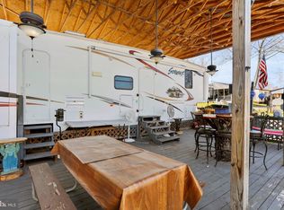 8 Poison Oaks, Falling Waters, WV 25419