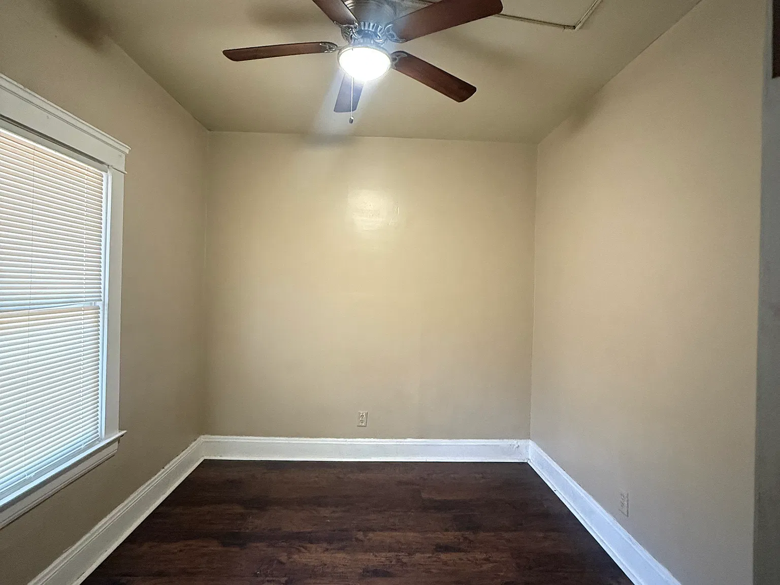 2 bed, 1000 sqft, $995 — Photo 4