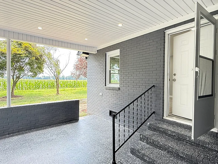 215 Newton Ln — Photo 20