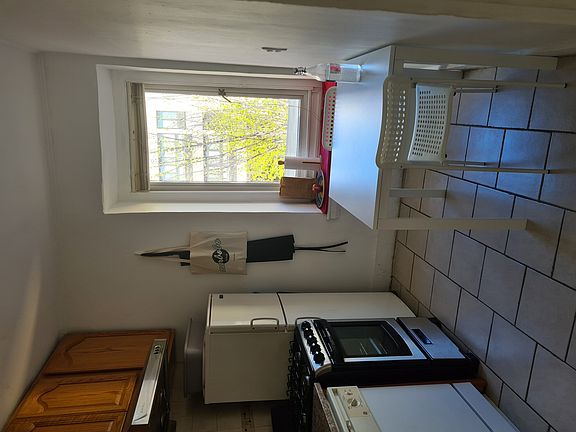 2nd image of 89-91 Hancock St #11