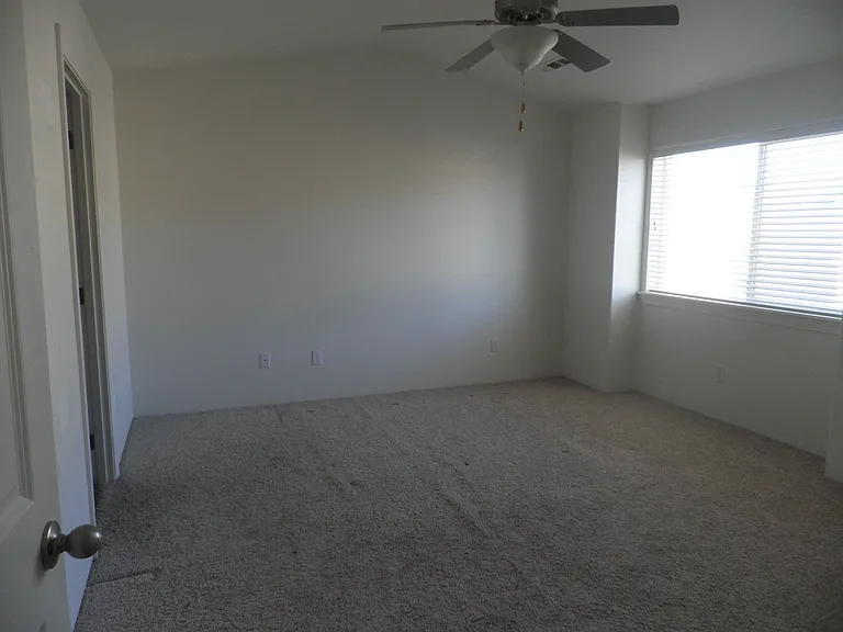 362 Jans Ct — Photo 6