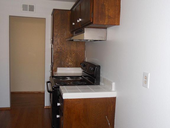 3rd image of 1011 Garland Dr