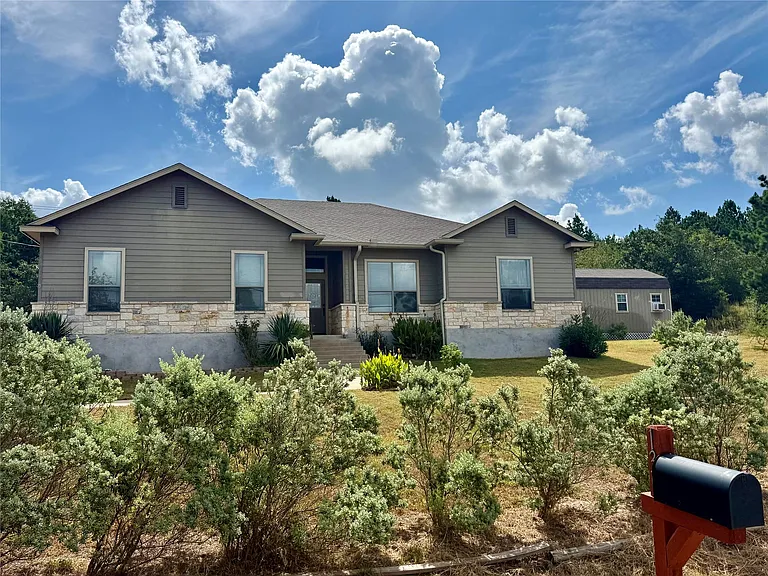 139 Kahalulu Dr — Photo 1